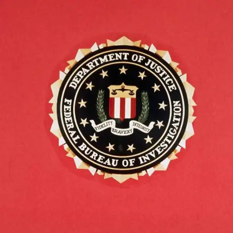 FBI предупреждава потребителите на Gmail и Outlook за имейл измама за $100 с правителствени данни